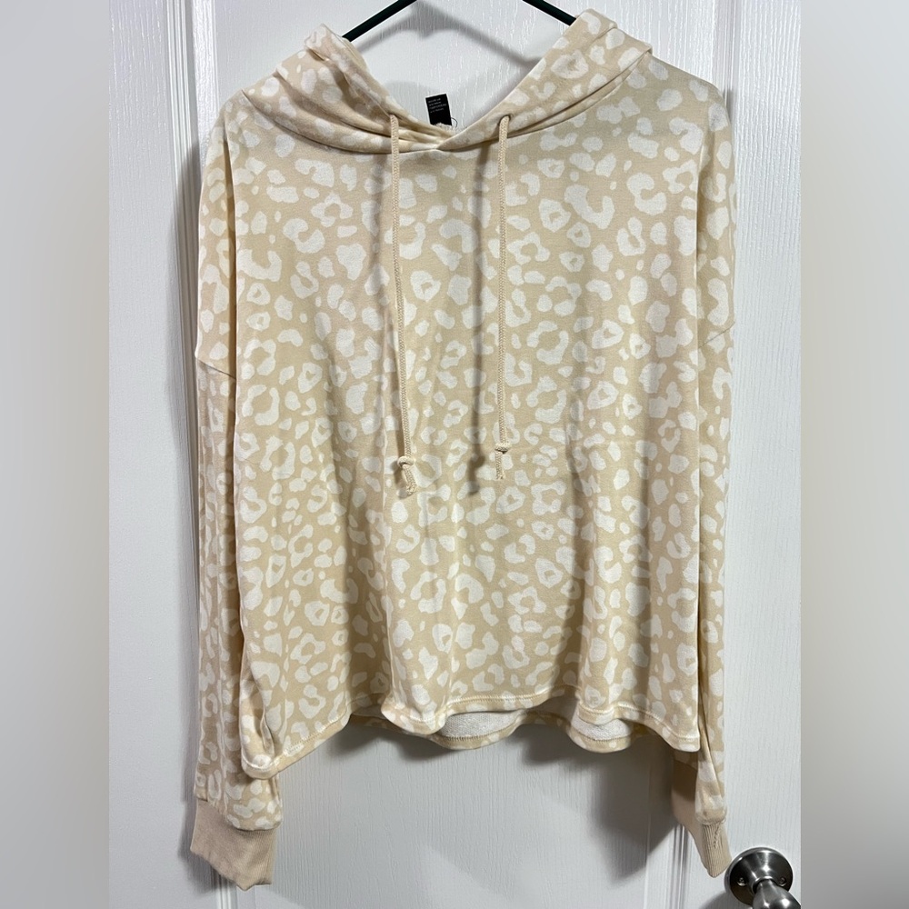 Forever 21 Cheetah Print Sweatshirt